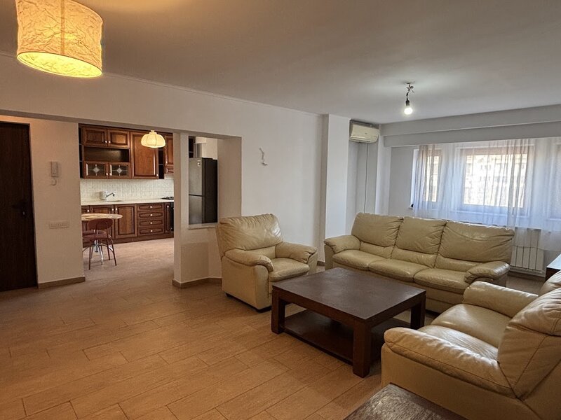 Libertatii nr. 1, proprietar, vand apartament 3 camere,  comision zero