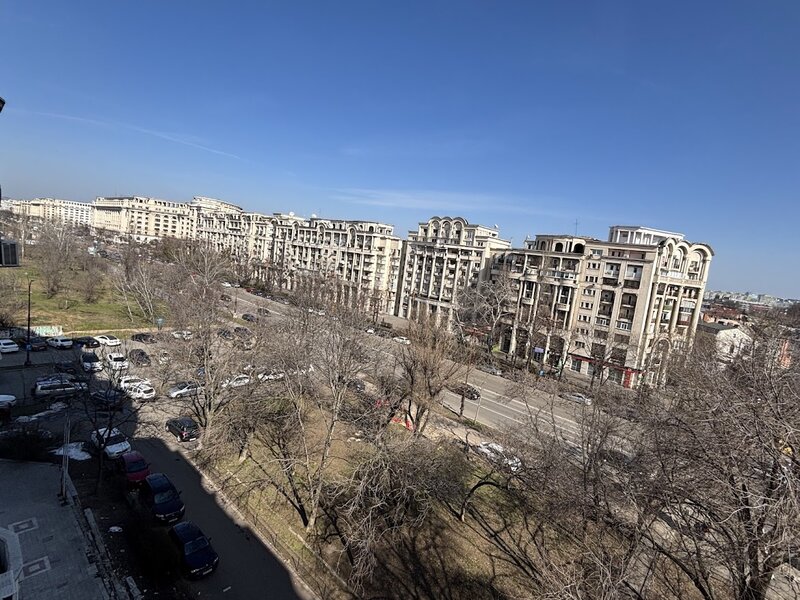 Libertatii nr. 1, proprietar, vand apartament 3 camere,  comision zero