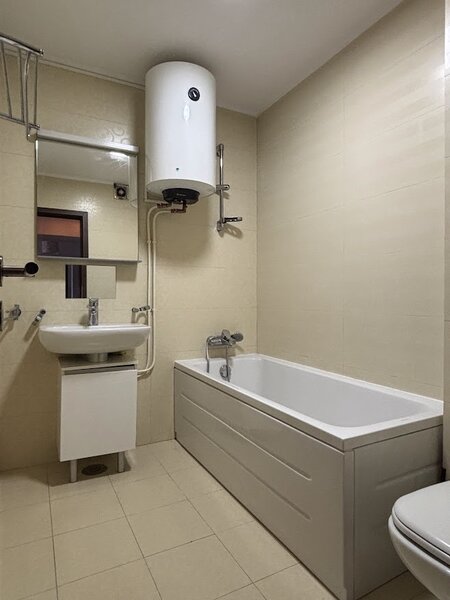 Libertatii nr. 1, proprietar, vand apartament 3 camere,  comision zero.